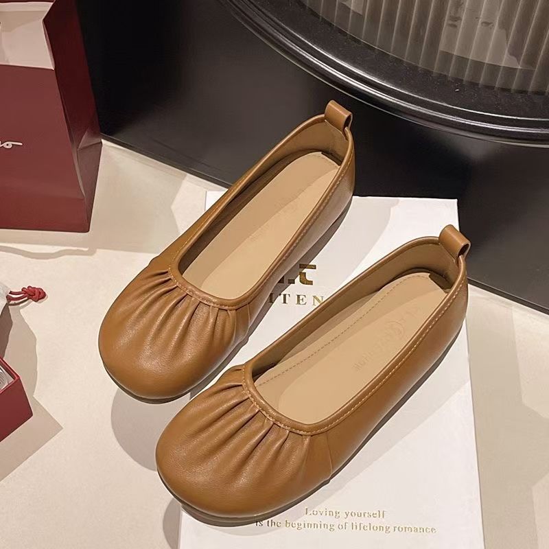 One-pedal Versatile Skirt Grandma Shoes Solid Color Doudou Shoes Round Head Flat Bottom Pleated Single Shoes Women's 2025 Spring and Autumn Models