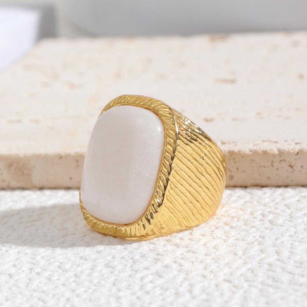 New 2024 Geometric Square Stone Vintage Ring Chunky Gold Color Trend Personality Jewelry Accessories for Women Girl