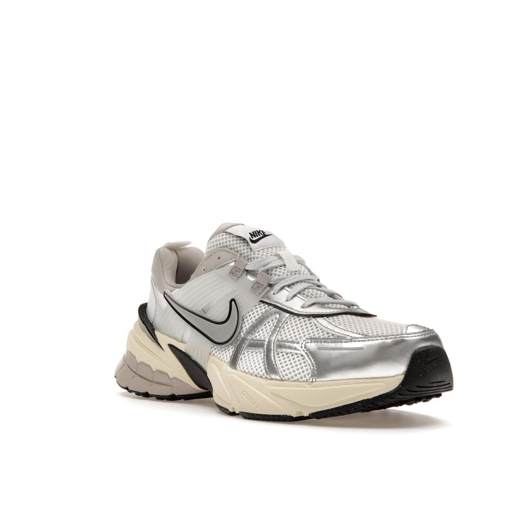 Nike V2K Run Summit White Women Sneakers Pure-Platinum Light-Iron-Ore Metallic-Silver FD0736-100