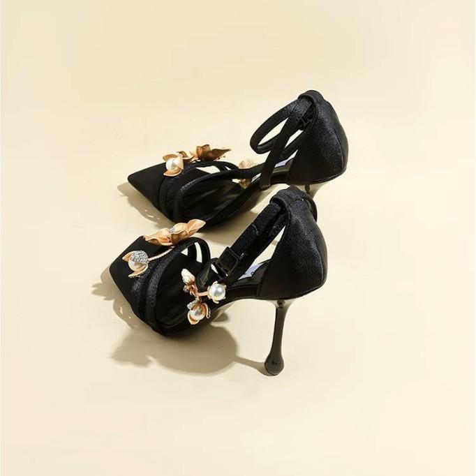 Европейская и американская мода металлические цветочные украшения цветок квадратная головка открытый носок пряжка слово стилет высокий каблук сандалии женские летние новые