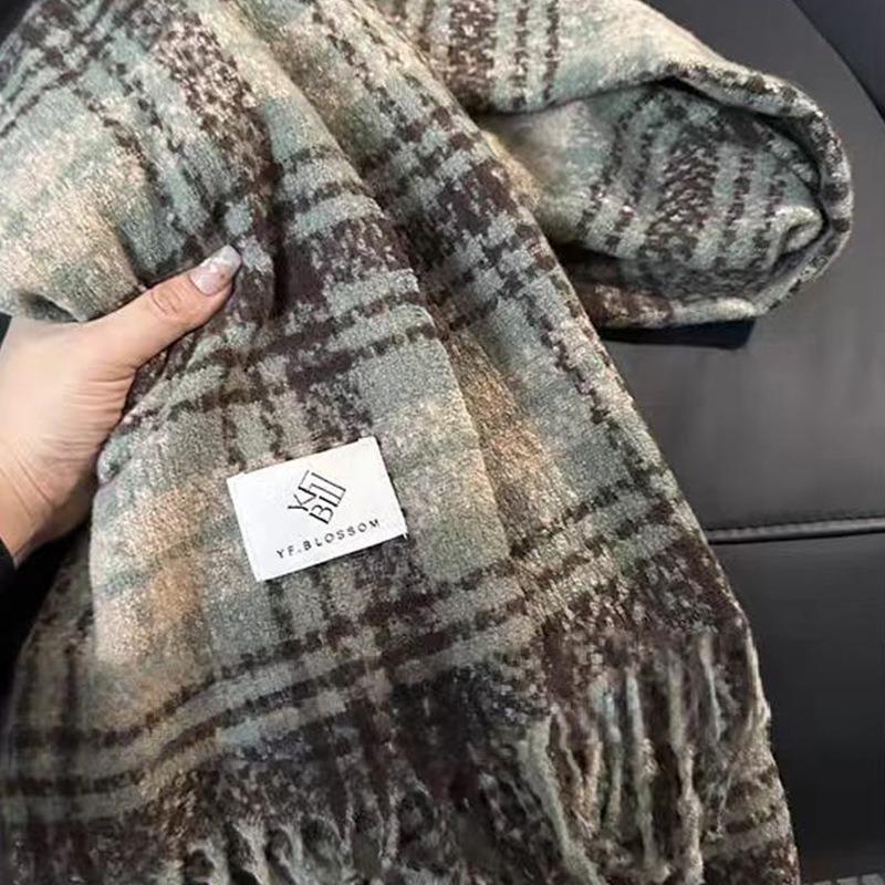 Plaid Scarf Women's Atmosphere Warm New Dry Rose Powder Autumn and Winter White Soft Fringed Shawl Scarf