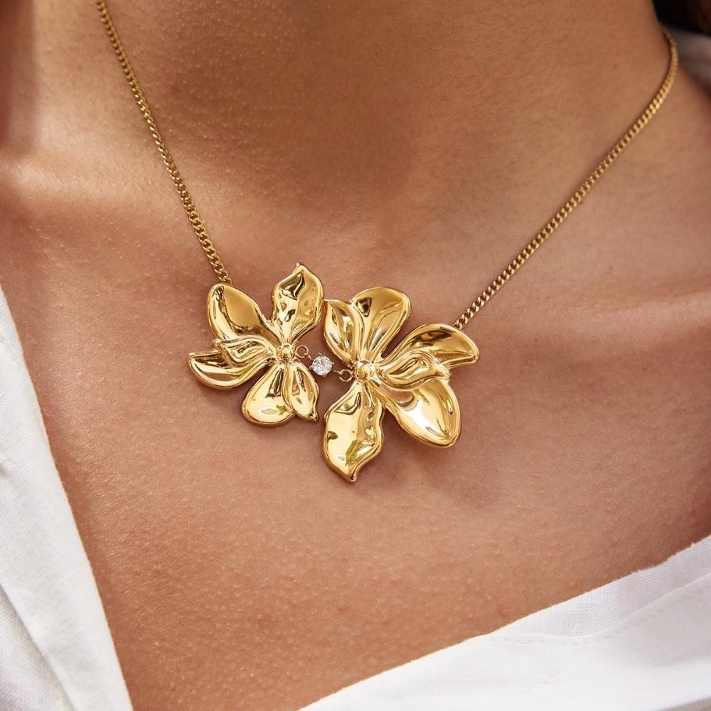 Stainless Steel Flower Pendant Necklace Adjustable Necklace Fashion Sweater Chain Jewelry Gift