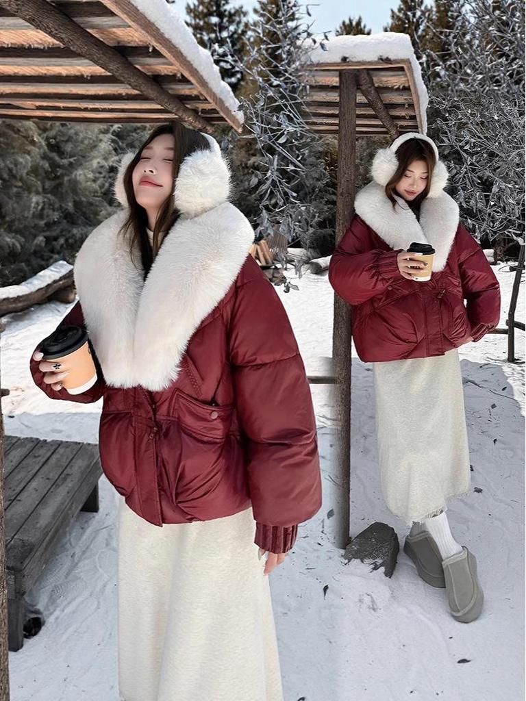 2025 Winter Women's Fashionable Short Cotton Jacket with Removable Fur Collar - Age-Reducing, Loose, Photogenic & Thickened Design