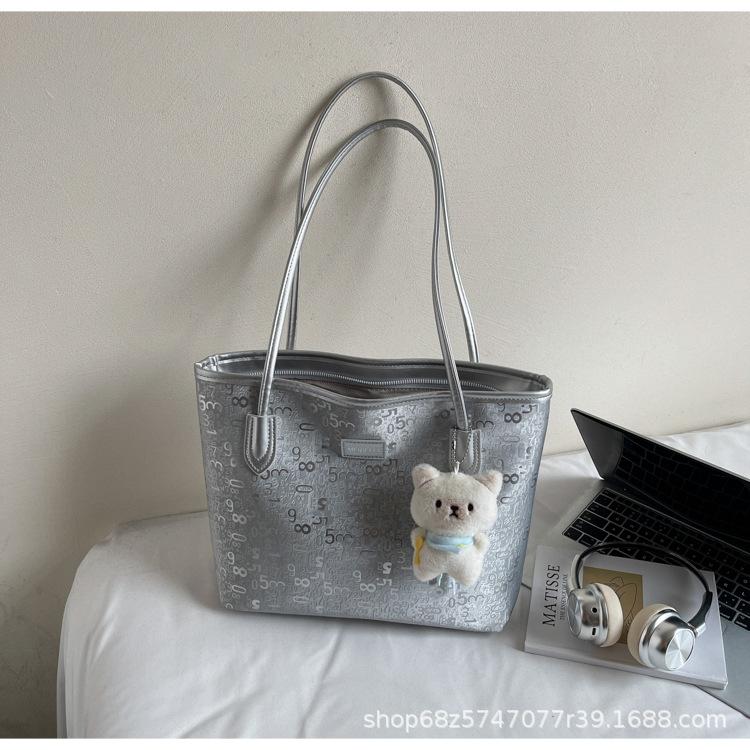 2025 New Large-capacity High-fashion Versatile Handbag Shoulder Bag Casual Trend Student Commuting Tote Bag for Women