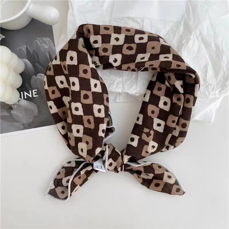 Retro Green Floral Small Silk Scarf - Korean Style Women's Versatile Autumn/Spring Accessory, Thin Square for Neck or Headband