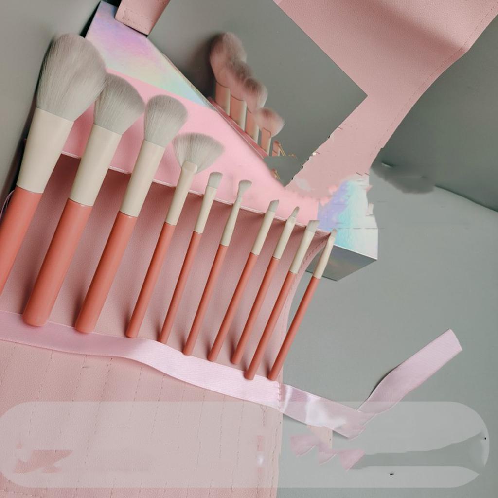 Holiday Series Makeup Brushes 12 Soft Concealer, High-gloss Repair, Blush Powder, Eye Shadow Brush and Full Set of Raspberry Brushes.