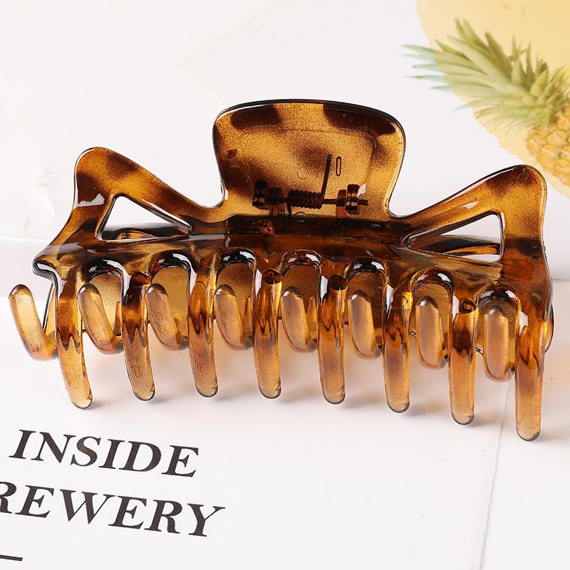 Korean-Style Geometric Hair Clips: Large Size, Versatile Hollow Ponytail & Grab Clips for Women