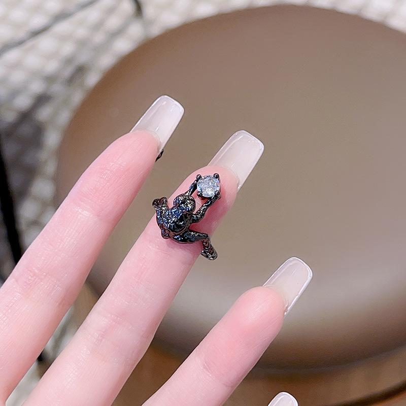 Темная Личность Ретро Корона Штабелируемое Открытое Кольцо Нишевый Дизайн Бант Высокий Класс Модный Крутой Кольцо