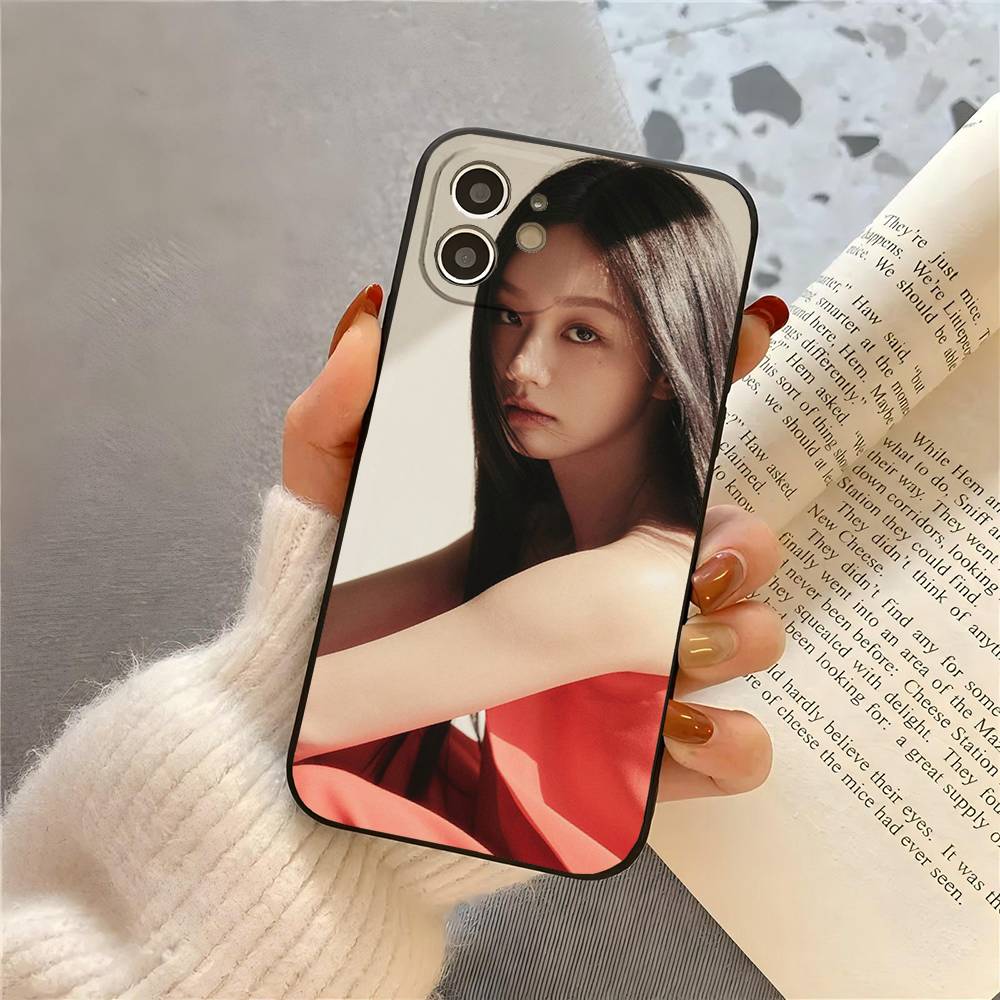 Чехол для телефона корейской певицы и актрисы Ли Хери для IPhone 17 Air 16 15 14 13 Pro Max 11 12 Черный силиконовый чехол