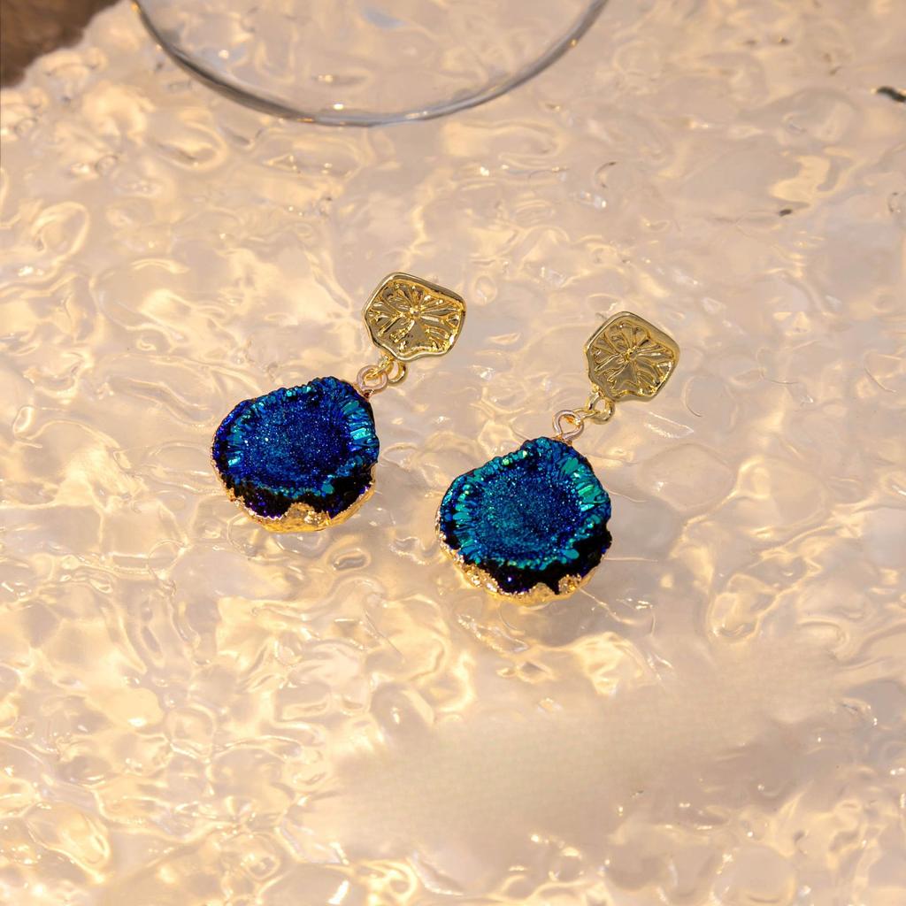 The Secrets of the Ocean, Elegant Blue Metal Earrings with Irregular Folds, Vintage Geometric Elliptical Resin Ear Drops for Women