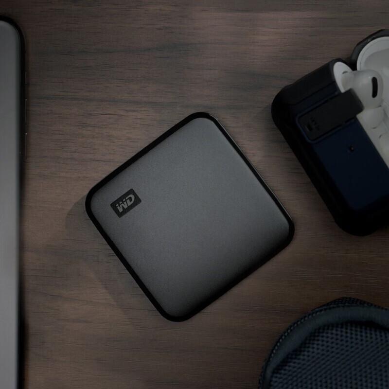 Western Digital Elements SE 2TB Portable SSD