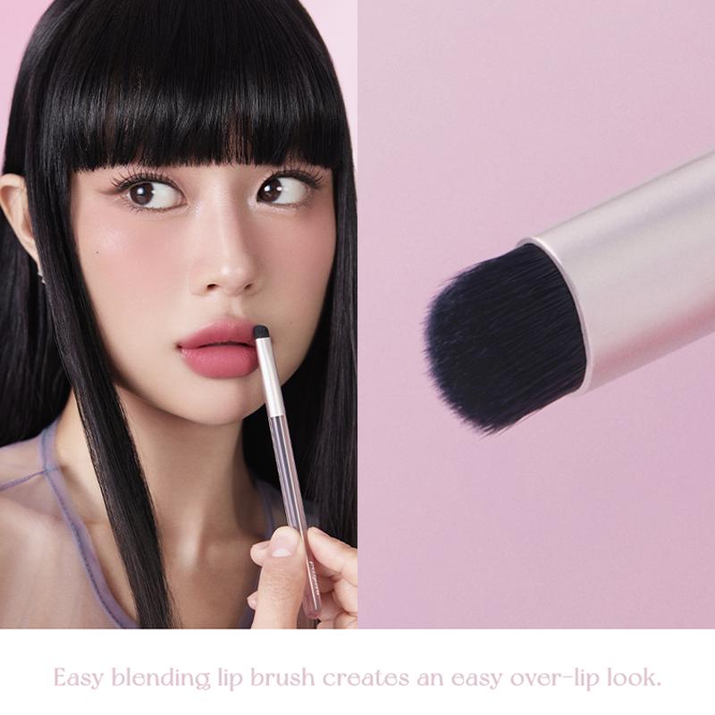 Peripera Кисть для губ Easy Blending Lip Brush 1 шт.
