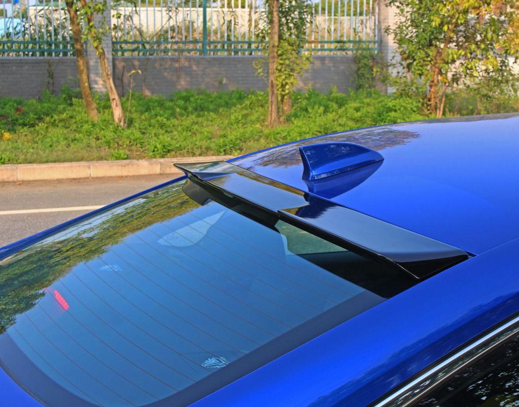 Улучшения для Honda Civic 11-го поколения 2022 года: передний сплиттер, задний спойлер, диффузор, жалюзи, задний бампер.