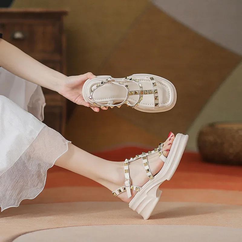 Small Size 33 34 Women Rivets Sandals Fashion Elevated Sandals Low Heel Korean Design Girls Shoes Platform Shoes Sandalias Mujer