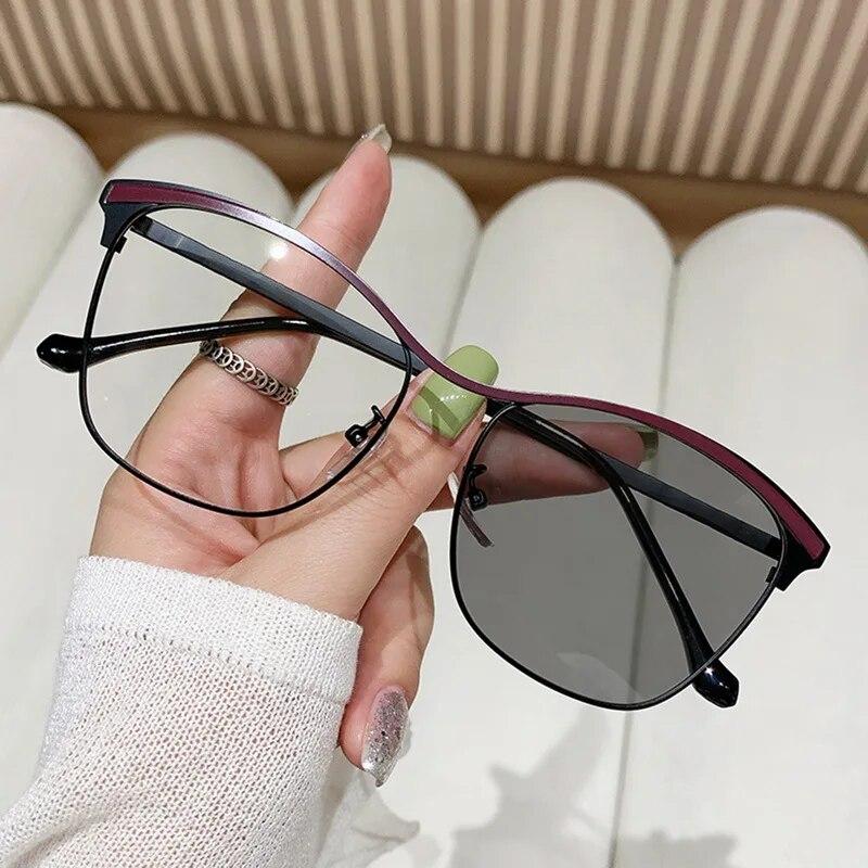 Fashion Metal Square Frame Photochromic Anti-Blue Light Glasses Retro Classic Sunglasses Vintage Men Women Outdoor Eyeglasses