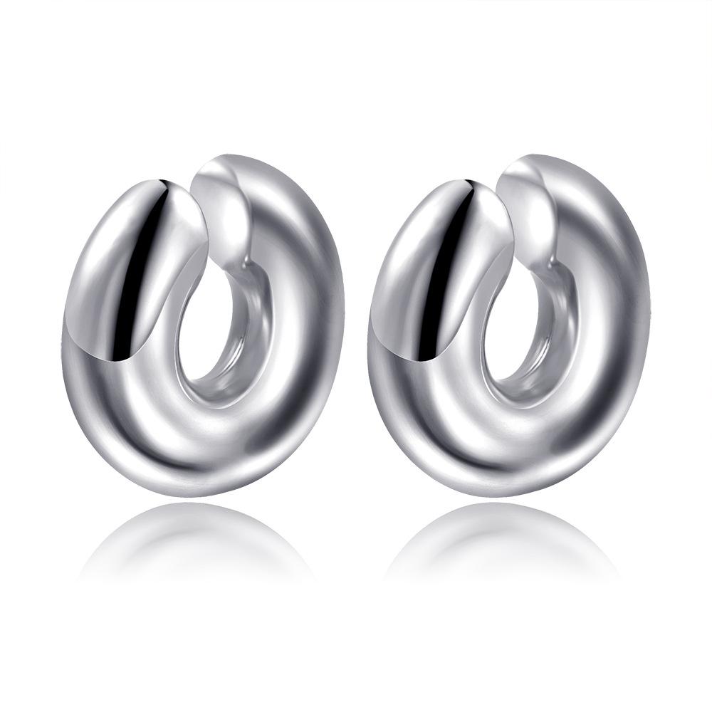 European and American high-end stainless steel hollow ear clips, retro style light luxury women's simple titanium steel earrings and earrings.