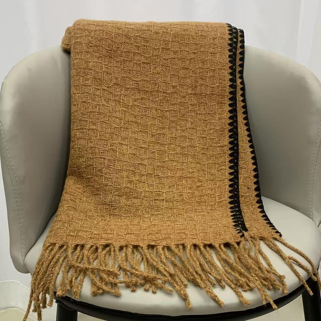 Korean Checkered Scarf with Crochet Edge: High-End Warm Neck Protector for Autumn and Winter