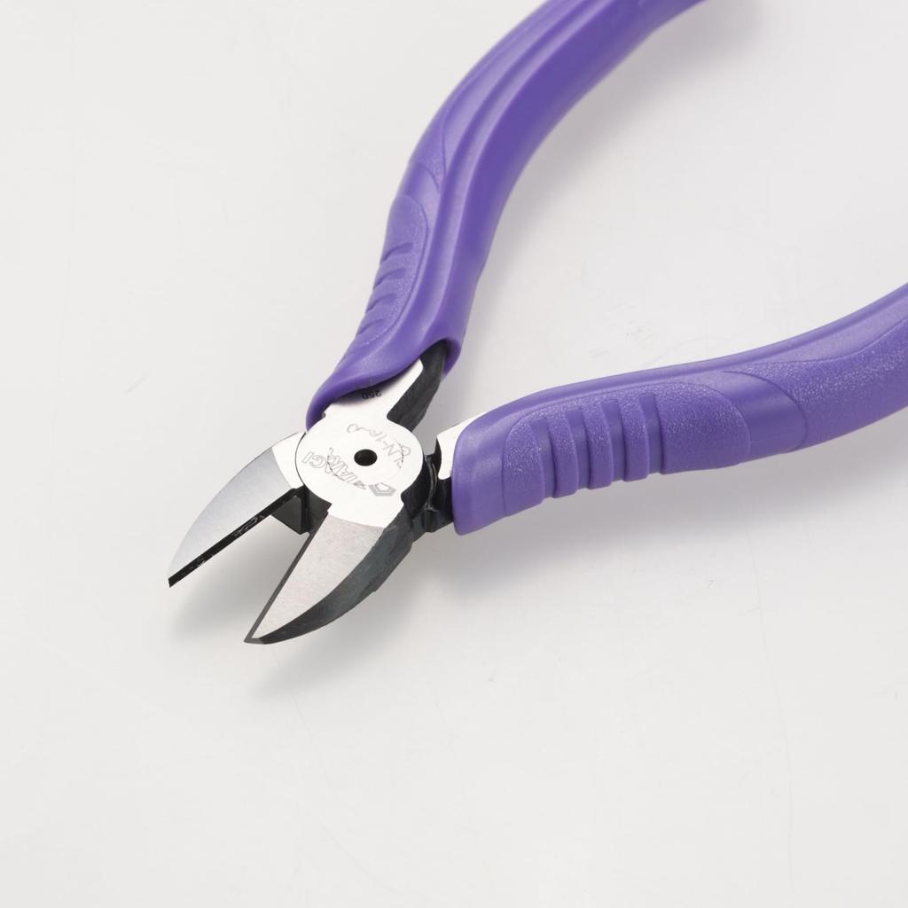 Takagi Lightweight Made in with Drop Prevention Cord Attachment Electrical Wire Cutting Takagi Nippers, 160mm, GLN-160, Japan, Hole, Fatigue-Reducing,