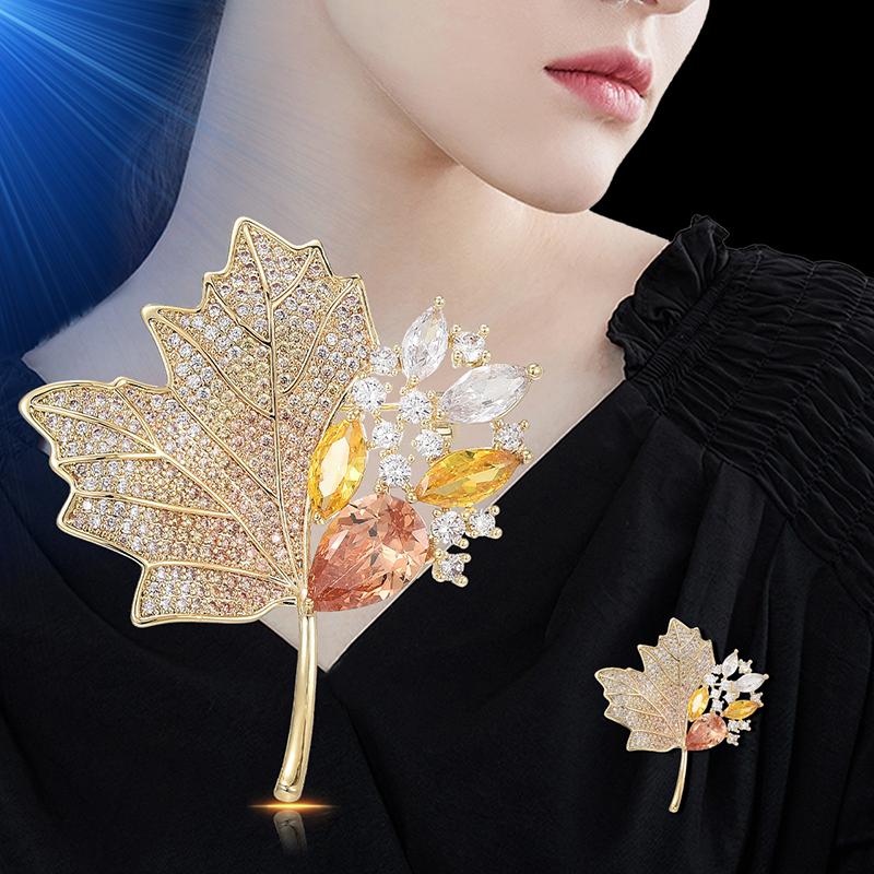 Exquisite Luxury Maple Leaves Brooch For Women Advanced Sense Rhinestone Corsage Suit Lapel Pins Clothing Accessories Gift