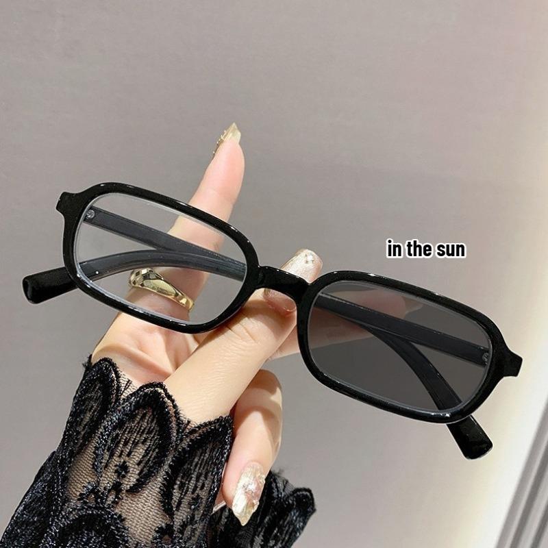 Women's Square Frame Light-sensitive Reading Glasses Men's Ultra-lightweight Fashion Color-changing Presbyopia Glasses To +100+200