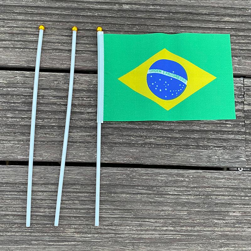 xvggdg 100pcs 14 * 21cm Promotion Wholesale Brazil Hand flag Waving National Flag
