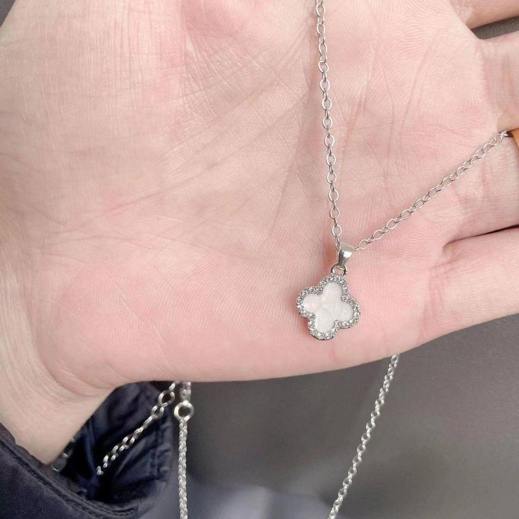 High-Grade Four-Leaf Clover Necklace Fashion Luxury Collarbone Chain Titanium Steel Ladies Necklace Jewellery