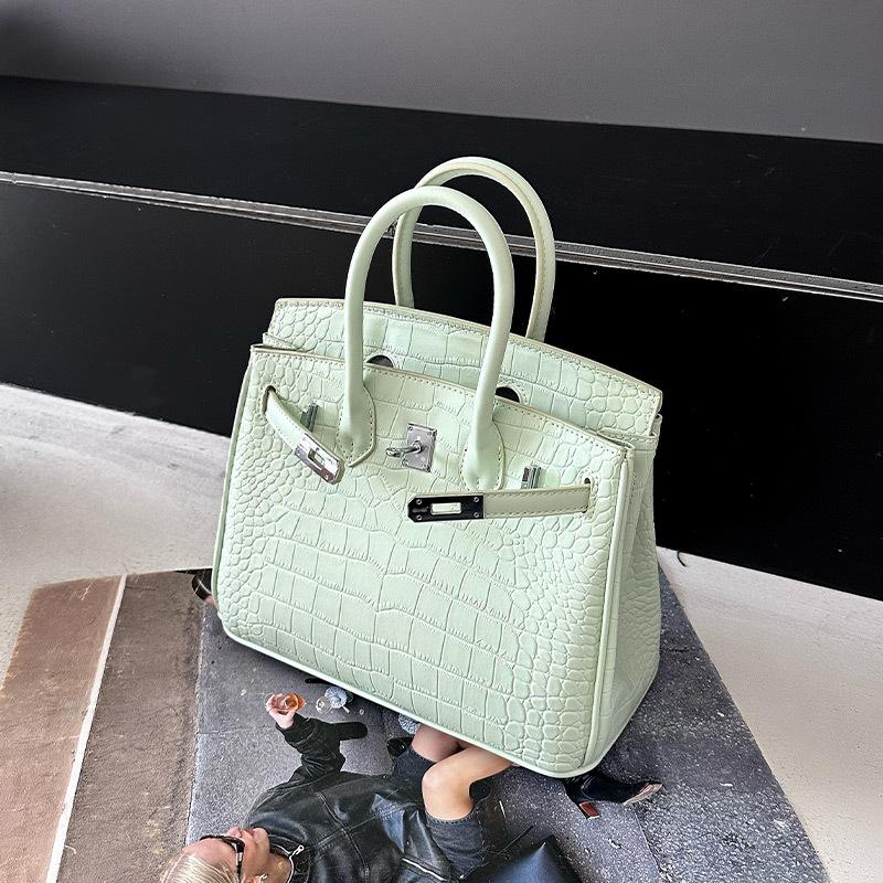 Fashion crocodile pattern portable platinum bag women's new high-end texture shoulder messenger bag European and American retro