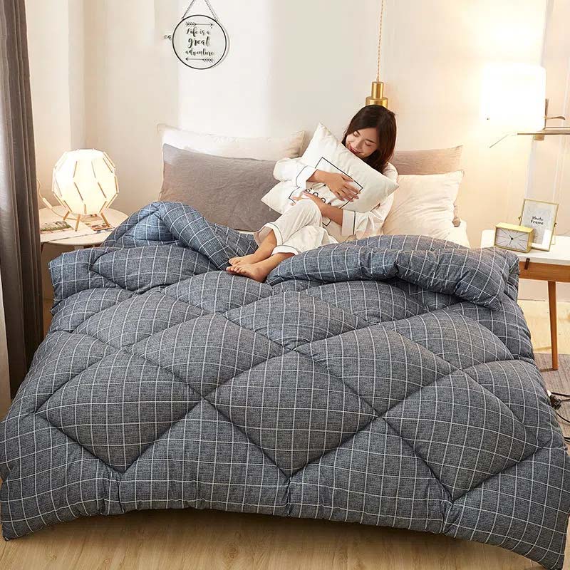 Утолщенное одеяло с хлопчатобумажной подкладкой. Бархатное теплое одеяло. Дышащая и легкая ткань. Доступны постельные принадлежности для одного или двух человек. Все сезоны.