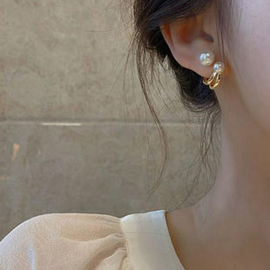 Korean Light Luxury Metal Silver Needle Earrings - 2022 New Niche, Simple, High-End Design for Women