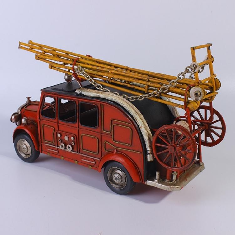Винтажная модель пожарной машины с лестницей Кованое железо Украшение Общежитие Гостиная