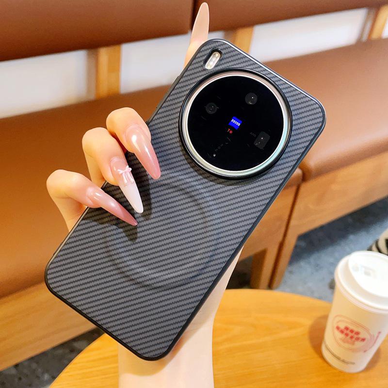 Совместимо с vivo X300Ultra: Мягкий бронированный чехол с магнитной присоской, большие вырезы, текстура углеродного волокна S60, однотонная кожа, защита в стиле легкой роскоши.