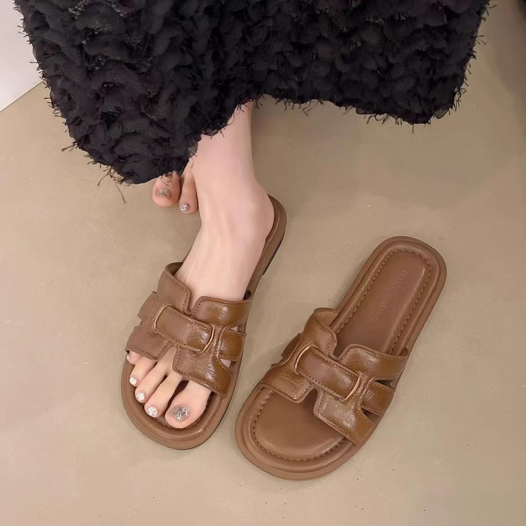 Retro French One-word Slippers Women's Summer Wear 2025 New Internet Celebrity Flat-bottomed Seaside Vacation Sandals Casual Sandals