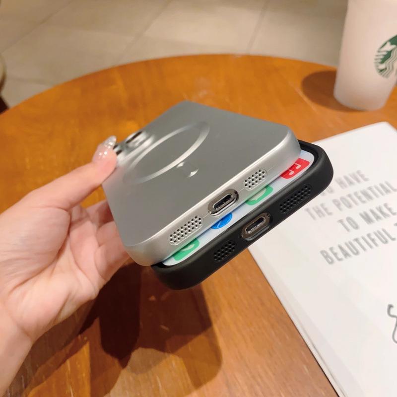 Магнитный чехол Liquid Metal MagSafe для iPhone 16/15/14 - Беспроводная зарядка и защитный чехол