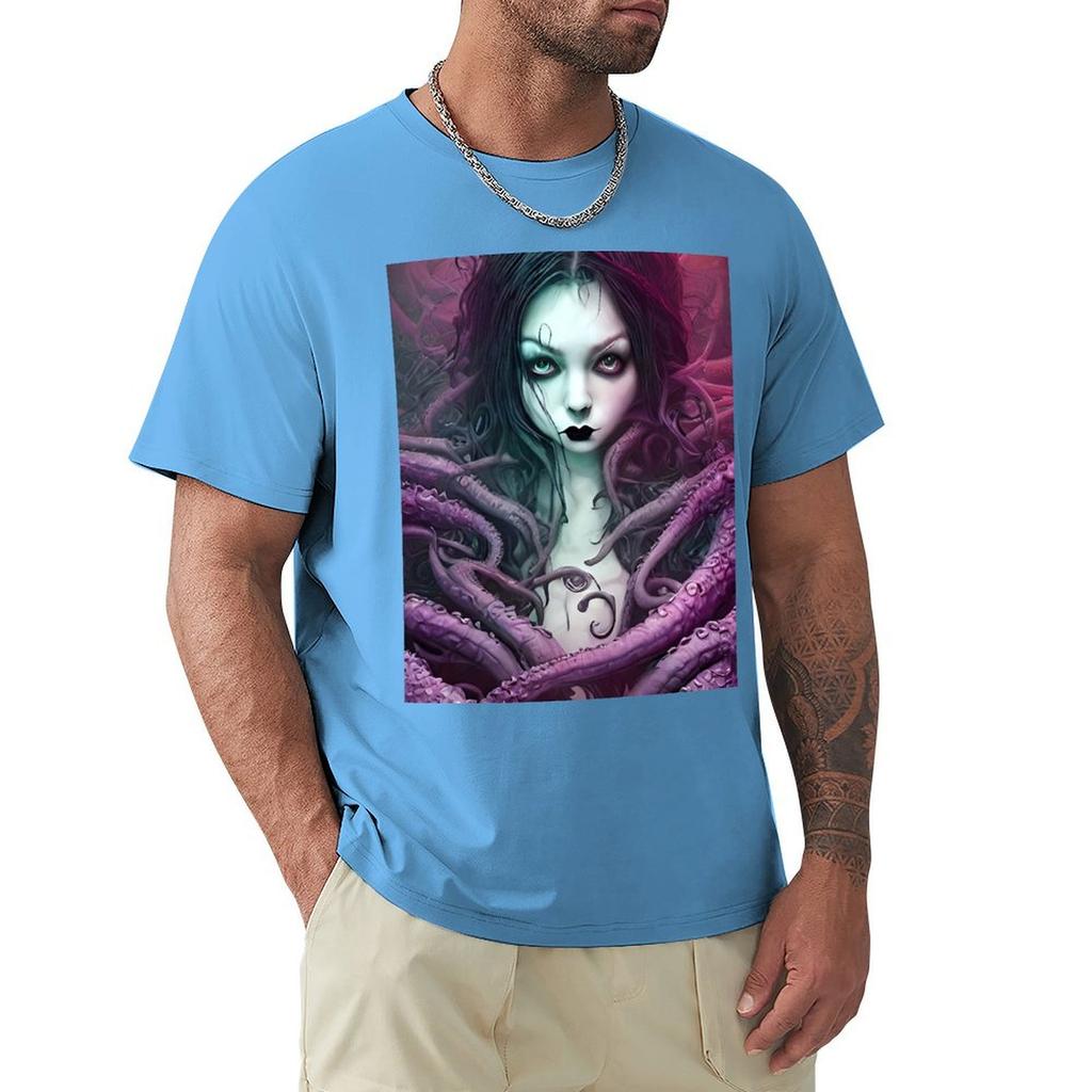 Красивая готическая девушка с фиолетовыми щупальцами, обвивающими ее в любящих объятиях Ктулху, футболка