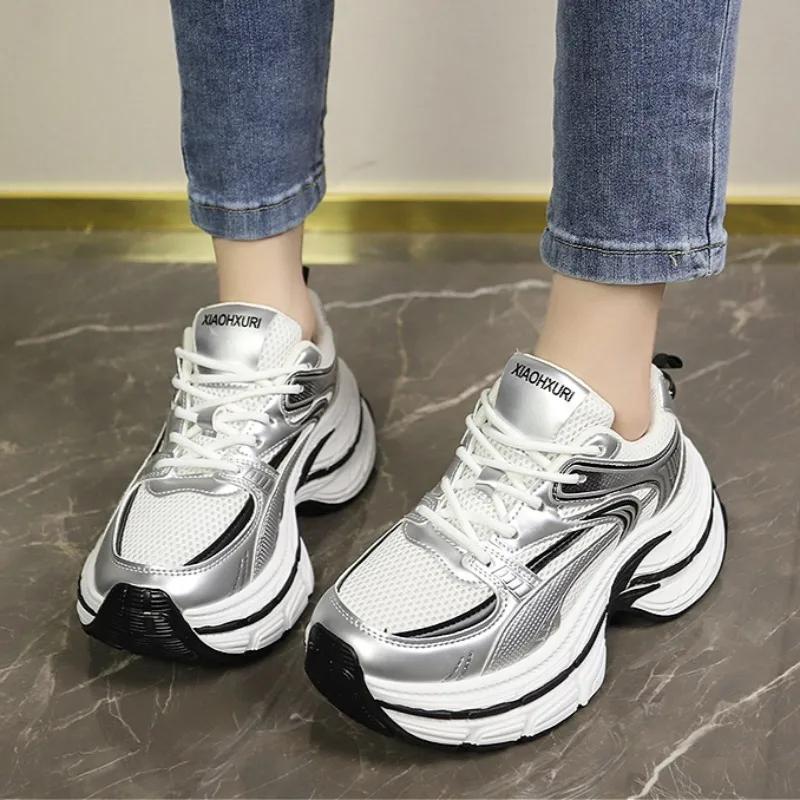 Спортивная обувь 2024 года, модная новая спортивная обувь на платформе, осенняя повседневная обувь на шнуровке с сетчатой поверхностью, дышащая женская обувь для ходьбы