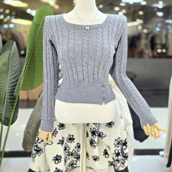 Button Decorated Cable Knit Square Neck Knit Top (C26B7FKT011)