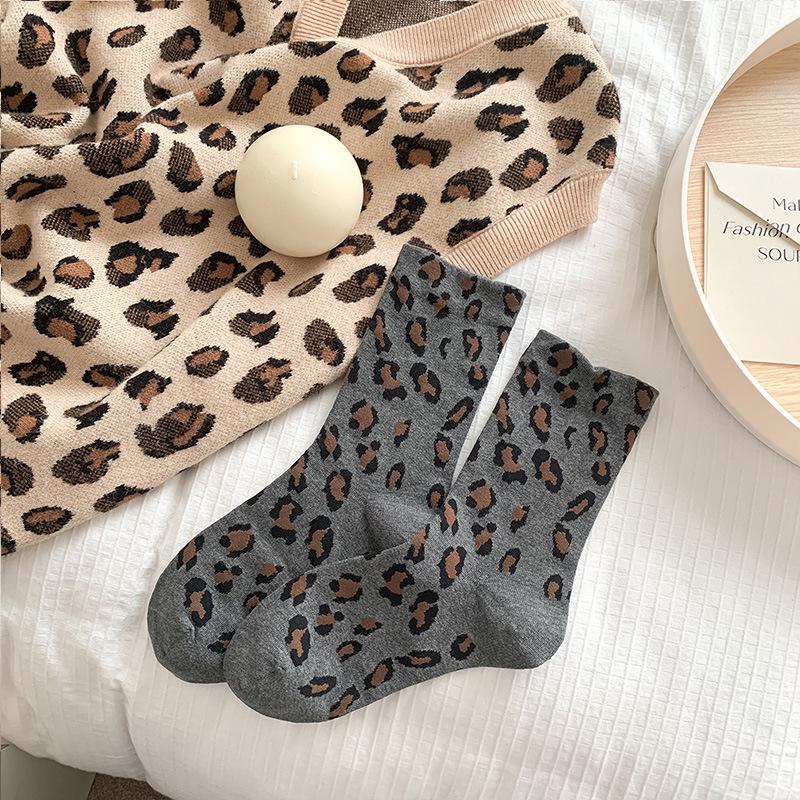 Женские носки до середины икры с леопардовым принтом: Трендовые, Универсальные, Широкие носки с оборками, Без косточек, Выше колена для осени и зимы.