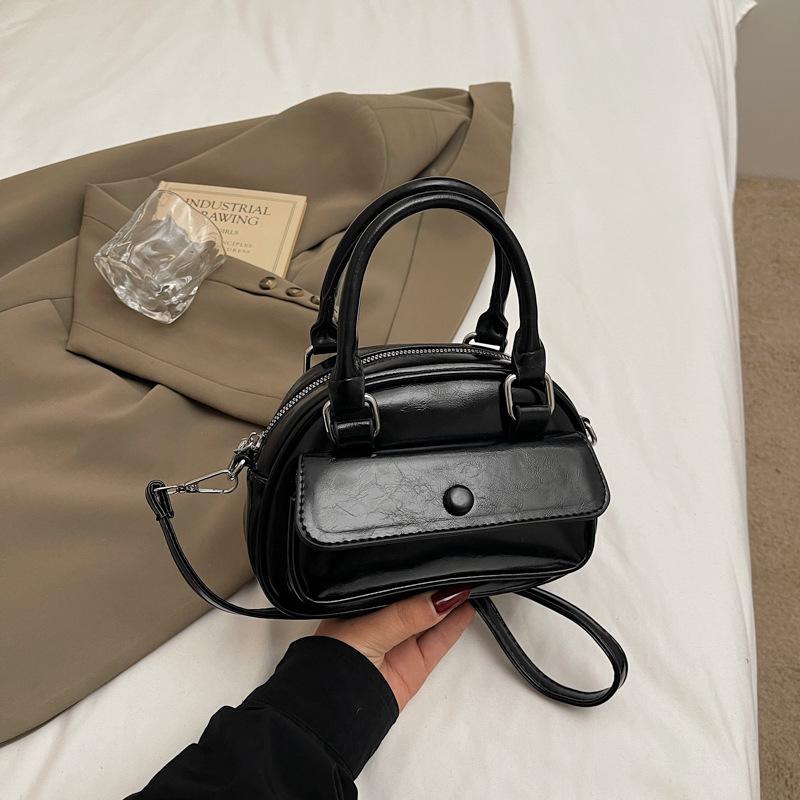 Ручная переноска модная сумка-подушка 2025 лето новая мода простая сумка через плечо премиум сумка-мессенджер