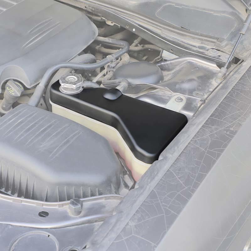 Car Engine Protective Cover Kit Wiper Spray Bottle Cover Plate Coolant Pot Cover For Dodge Challenger 2015 Up ABS Interior Accessories