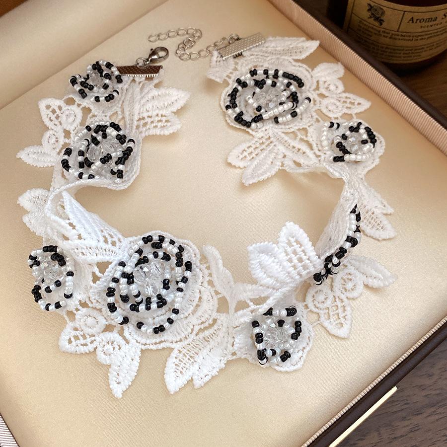 New Sexy Beaded Choker Necklaces Women Lace Pearl Flower Clavicle Chains Vintage Gentle Sweet Party Wedding Jewelry Accessories