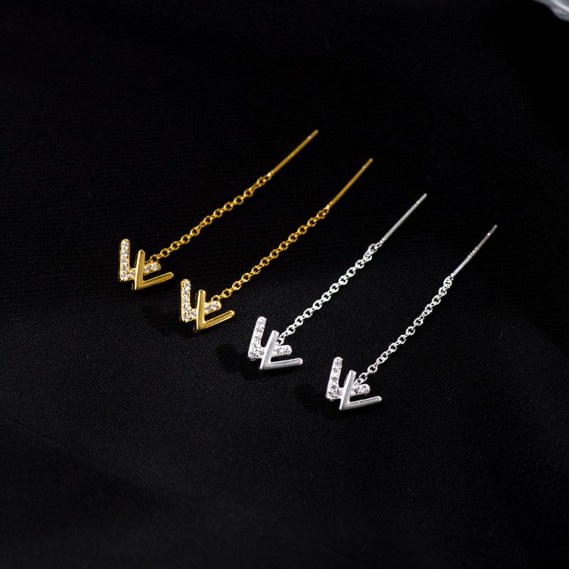 Серьги 'W' из серебра 925 пробы Banyan Tree для женщин - Элегантный нишевый дизайн, тренд 2022 года