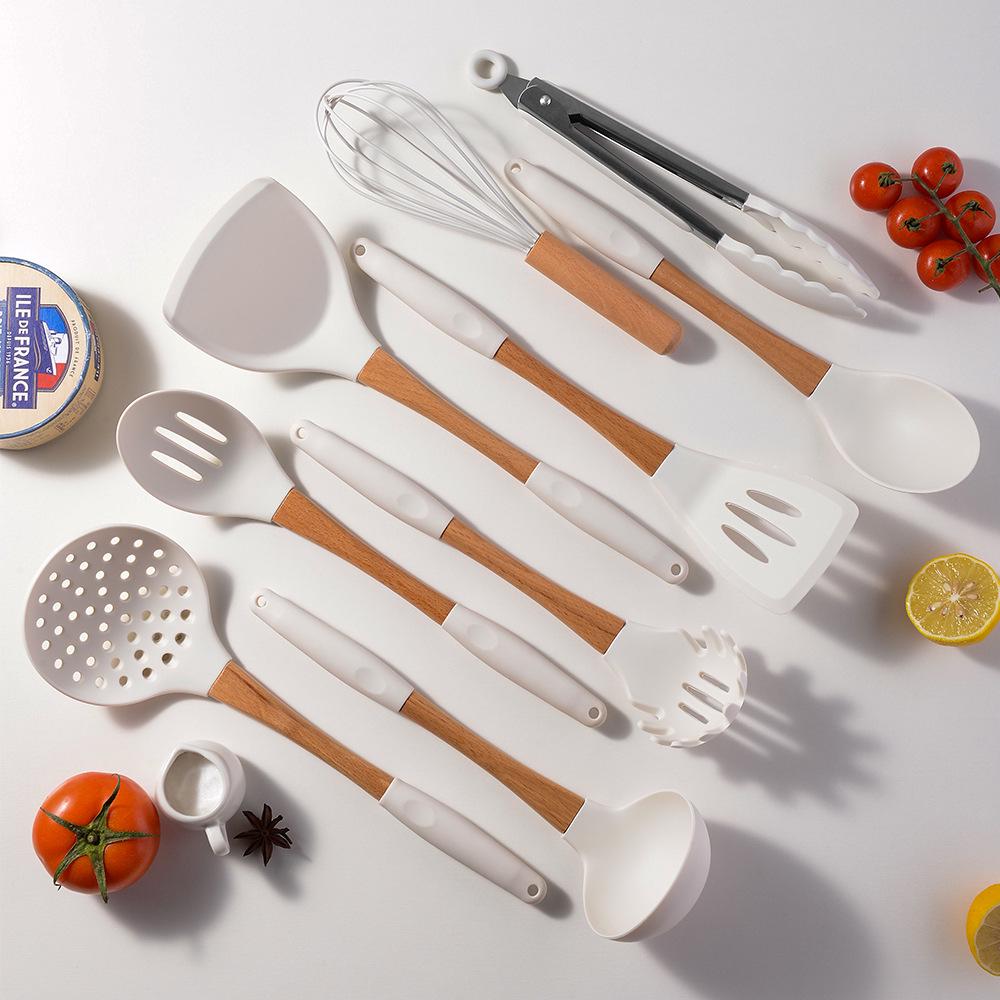 Набор кухонной утвари из 11 предметов из силикона с ручками из массива дерева
