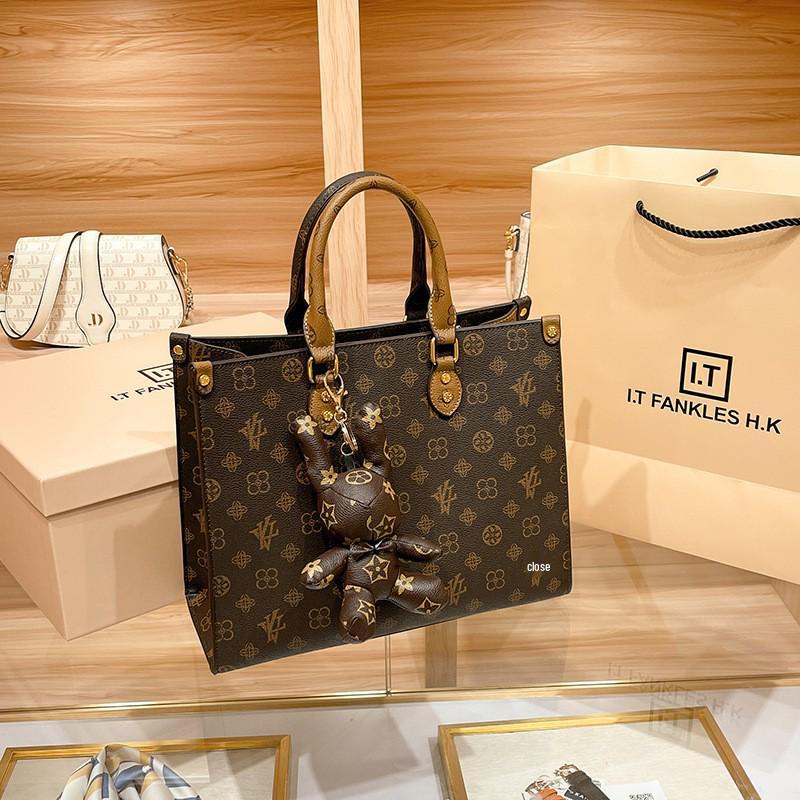 Guangzhou Women's Light Luxury Handbag: 2023 Large-Capacity High-End Floral Tote