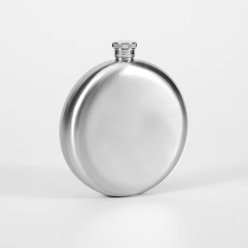 Премиальная черная круглая фляжка из нержавеющей стали 304, 5 унций, портативная фляжка для крепкого алкоголя 8 унций, элегантные барные аксессуары