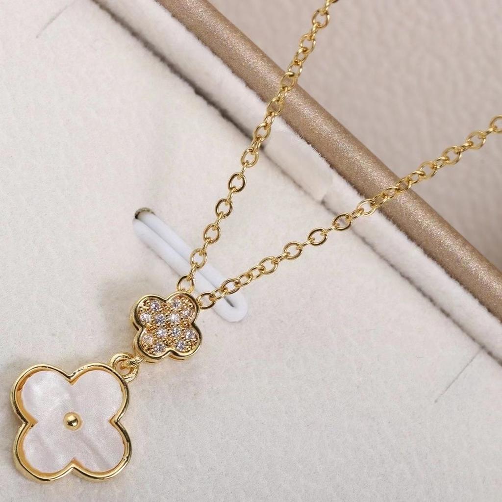 Ожерелье с четырехлистным клевером, новое перламутровое подвесное ожерелье, роскошное нишевое, для пожилых людей, нежное, милое, женское ожерелье