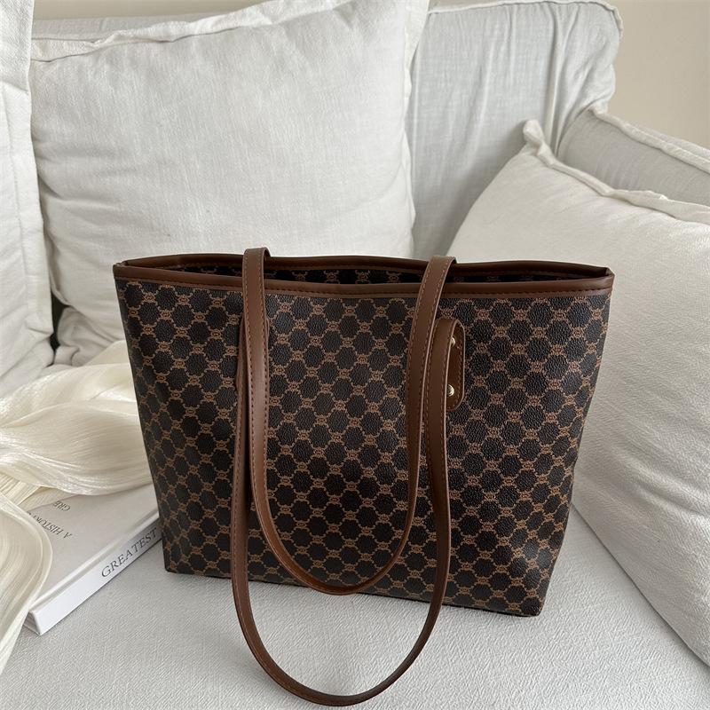 Сумка женская личность новая трендовая нишевый дизайн простая ручная на плечо сумка большой вместимости сумка-тоут