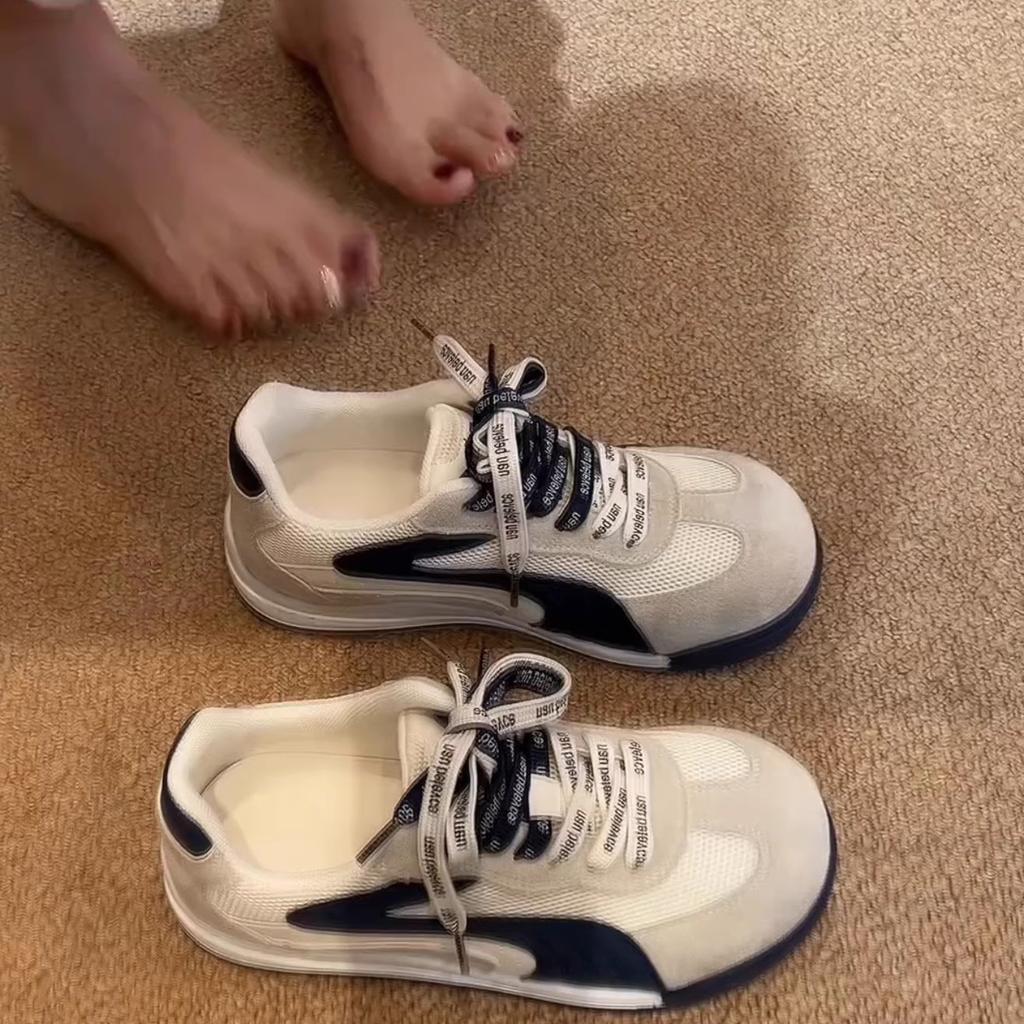 2025 ранняя осень немецкие тренировочные туфли ретро легкие мягкая подошва маленькие спортивные туфли пара шнурков толстая подошва дышащая сетка женские туфли