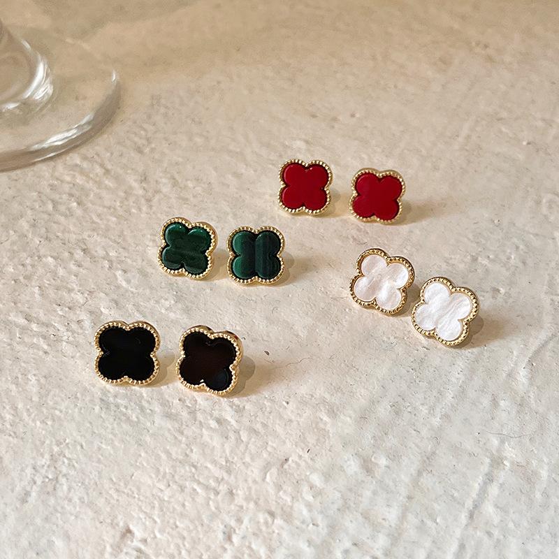 Четырехлистный клевер, маленькие ароматные серьги ветра, женские простые легкие роскошные серьги для пожилых людей, с чувством темперамента, уникальные универсальные серьги