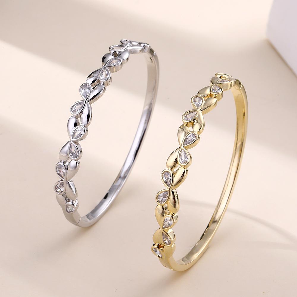 Fashionable and Creative Buckle Butterfly, Cute, Versatile, Simple and Exquisite Hand Jewelry Bracelet