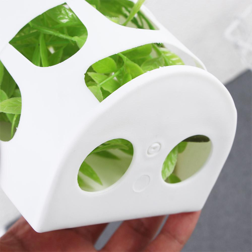 Manger Food Dispenser Hanging Plastic Grass Holder Rabbit Hay Feeder Grass Container Feeding Rack